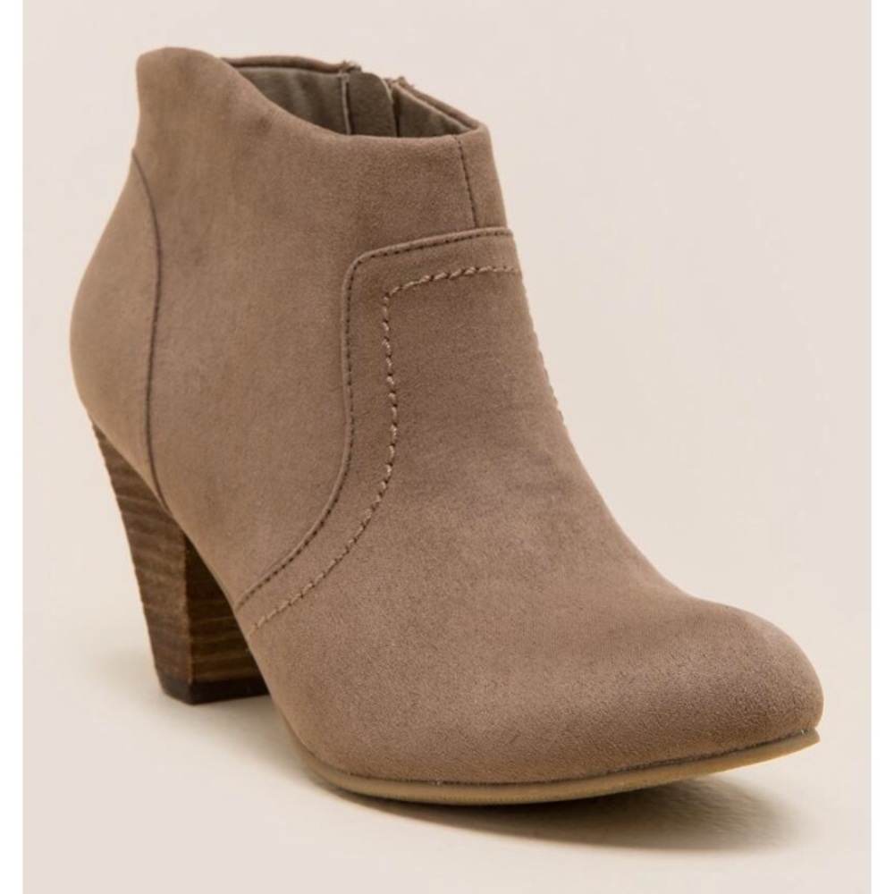 Francesca’s Brown Adrian western Ankle Bootie - Picture 1 of 8